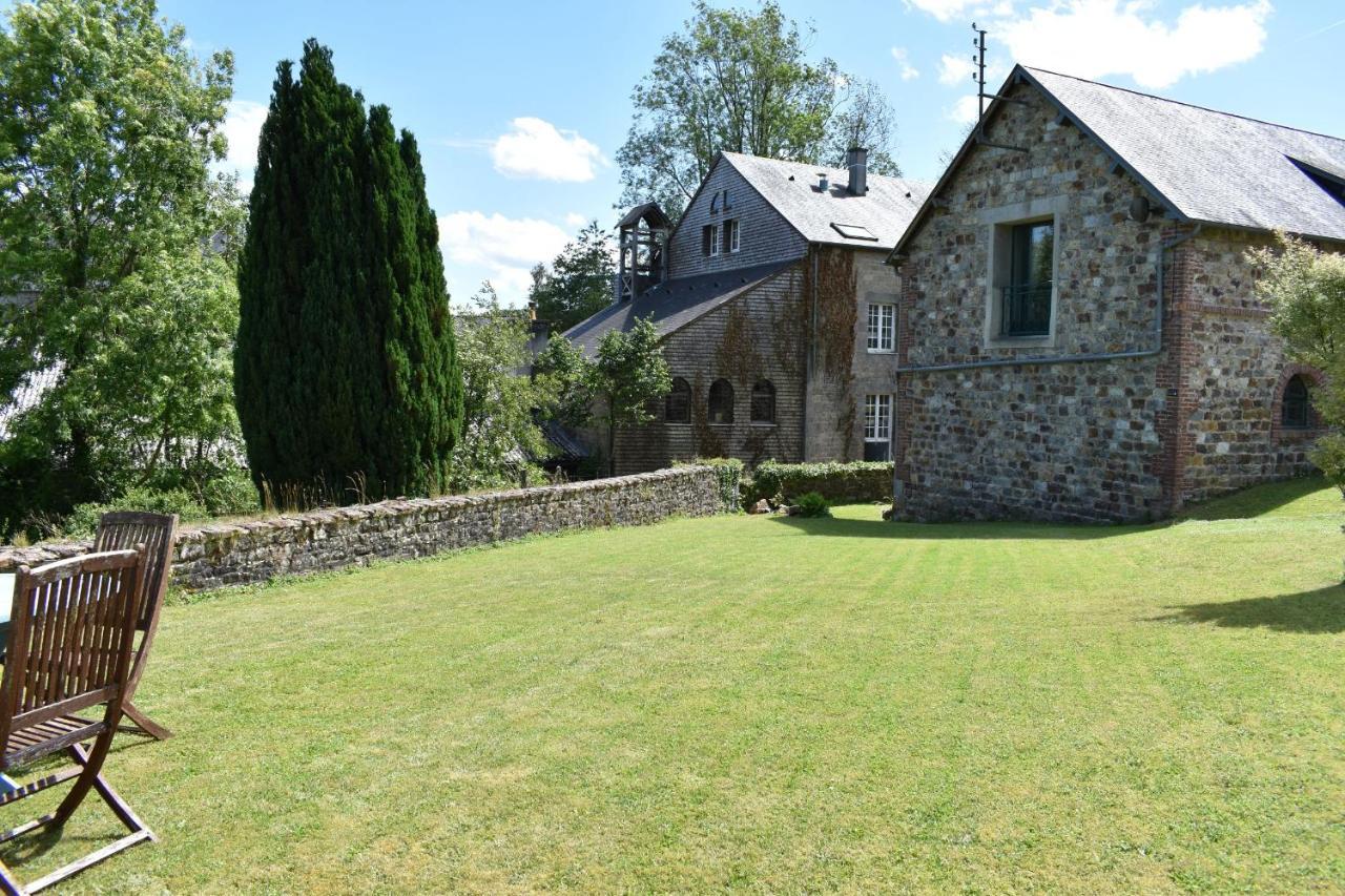 Gites In Le Neufbourg -Mortain Zewnętrze zdjęcie