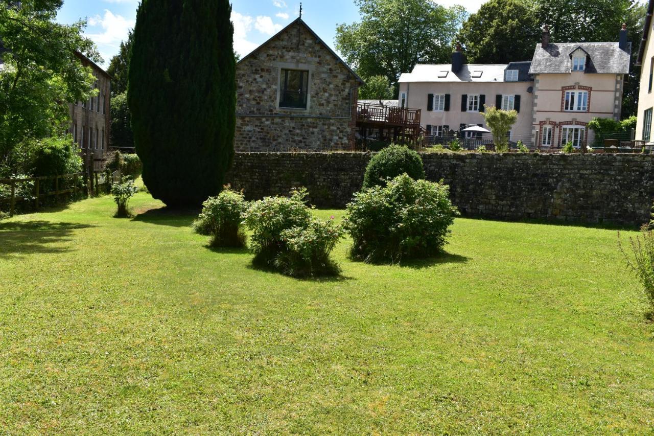 Gites In Le Neufbourg -Mortain Zewnętrze zdjęcie